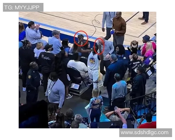 火箭队与灰熊队激战正酣谁能在这场对决中笑到最后